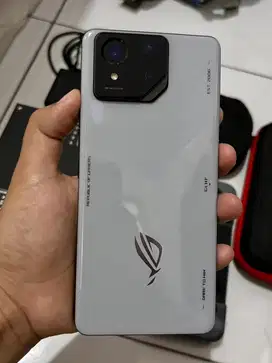 ASUS ROG PHONE 8