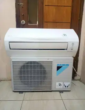 -Jual Ac Daikin 1/2 Pk masih orisnil semua