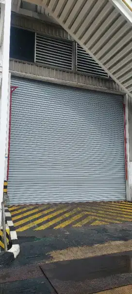 Jasa perbaikan Rolling Door elektrik.