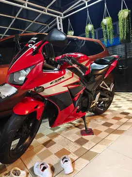 Dijual Honda CBR 150R Tahun 2014