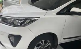 Kijang inova AT