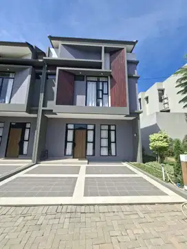 Rumah Design Keren Bebas Banjir Lokasi Dekat ke Stasiun dan Pintu Tol