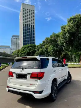 Fortuner VNT TRD 2015/2014/AT Putih mulus