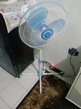kipas angin Merk Miyako fan KAS 1618B