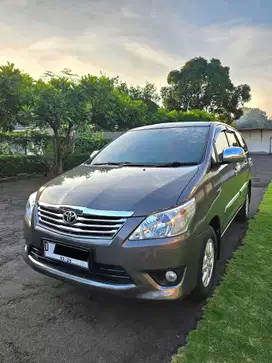 TOYOTA Grand Innova Bensin G 2012 AT