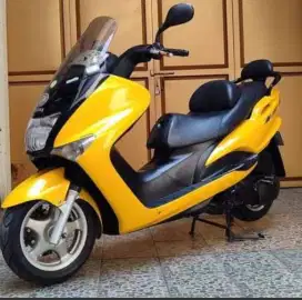 Yamaha Majesty Kuning