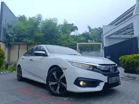 [LOW KM 61RB]Honda Civic ES Sedan 2016