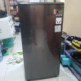 Kulkas 1 pintu toshiba