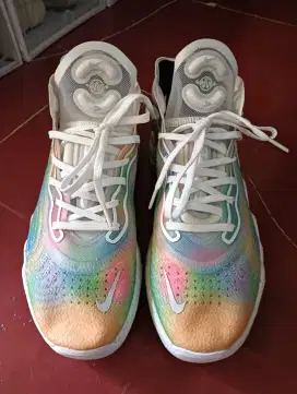 Di jual sepatu basket size 44 like new