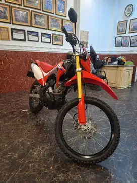 DP CUMA 1 JT HONDA CRF 2024 . LIKE NEW FREE OLI & SERVICE