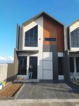 Rumah posisi hook siap huni bonus semi furnished