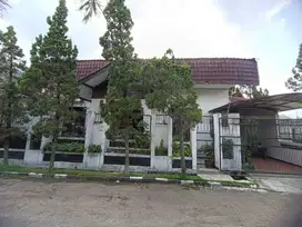 MURAHH RUMAH 2 LANTAI LUAS HOOK DI KOMPLEK SANGGAR HURIP BANDUNG