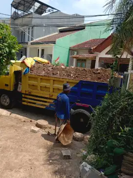 Jasa buang puing pengurugan