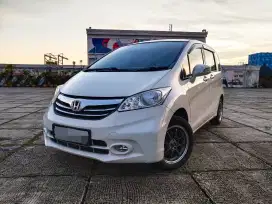 Honda FREED SD 1.5 AT 2013 FL Dp 9.99 jt