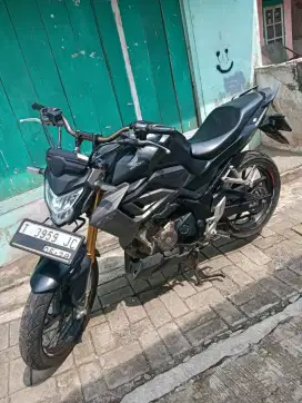 Honda CB 150 Upside Down