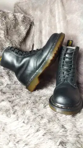 Dr Martens Serena Docmart Made in Thailand