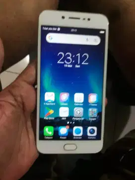 VIVO V5s/1612 RAM 4/64 GB BATANGAN MULUS NORMAL NO MINUS JUAL SANTAI
