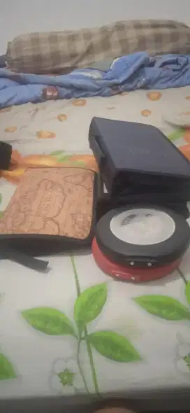 Tempat cd besar dan kecil