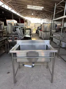 Sink 1 lubang jumbo
Ukuran 100x70x85
Lubangnya 80x50x30
Ready 2 unit