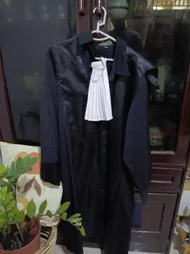 Toga Pengacara Preloved - Kondisi Baik
