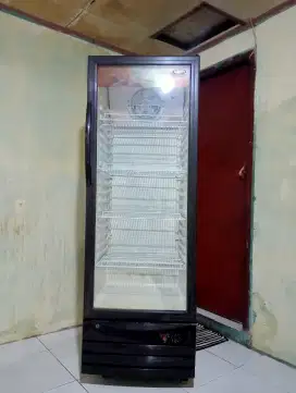 Di jual showcase daimitsu 4 rak 5 sap masih orisinil pabrik