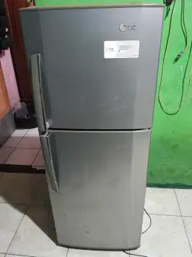 Kulkas LG 2 pintu normal