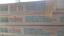 Jual keramik blm terpakai ada 9dus