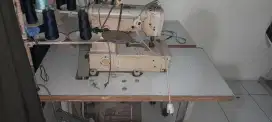 Mesin jahit kamp atau overdeck