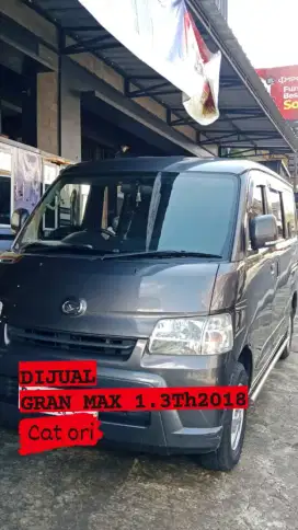 2018 Daihatshu gran max mini bus