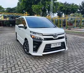 KM 56 ribu VOXY 2018 PEMAKAIAN 2019 FULL ORIGINAL