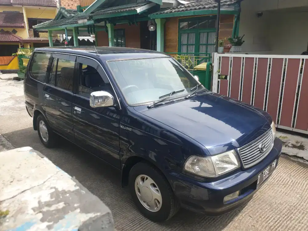 Kijang LGX 2001 km rendah, antik