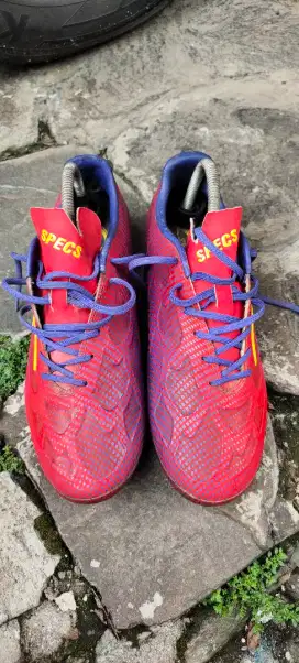 Sepatu bola Specs Thunderbolt