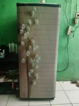 Di jual kulkas fujitec 1 pintu