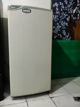 Di jual kulkas panasonic 1 pintu