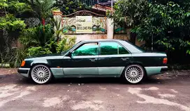 Mercedes-Benz E300 1988 Bensin