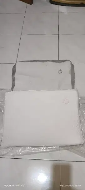 Dooglee wedge pillow / bantal miring baby newborn ( free 1 case)