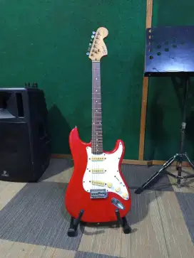 Squier Stratocaster affinity series with Rosewood fret board th2001