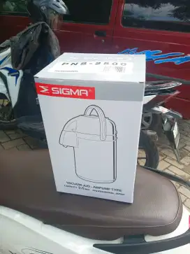 Thermos vacuum jug