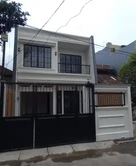 Rumah Ciledug/Larangan/joglo/kav DKI/Puri botanical Jakarta barat