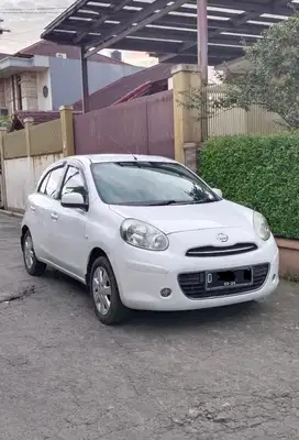 Nissan March 2011 Bensin