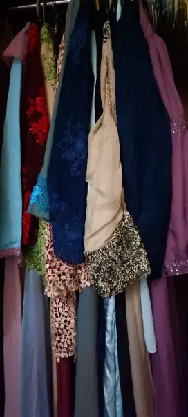 Baju pesta bekas gaun pesta resmi