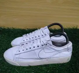 Nike Blazer Low Triple White Size 39
