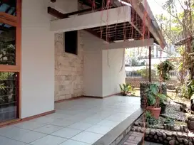 Rumah siap huni 2lt SHM 5 menit jln kaki dari PIM 2 Pndok Indah CL 215