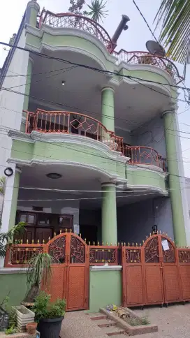 Disewakan Rumah Nyaman 3 Lantai Bekasi Selatan Di Rajawali 1
