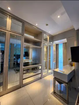 LARIZ MANSION PRIVATE LIFT FULL FURNISHED MEWAH Lantai Rendah