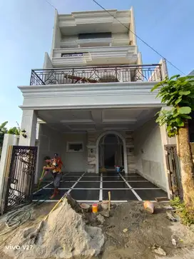Dijual Rumah Baru 3 lantai