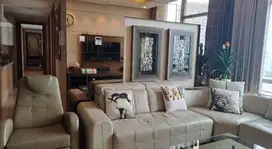 Dijual Cepat Apartemen Summit Bagus Rapih  lantai sedang dekat MKG