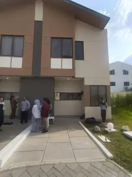 Rumah Komplek cluster Exclusive Jababeka Cikarang dekat Akses Tol