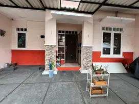 Di Jual Rumah di Regency Melati Mas.