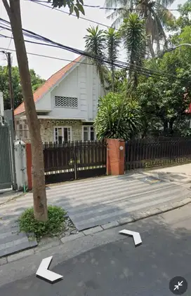 Bangunan Belanda di Area Komersial Tengah Kota Surabaya, Dr. Soetomo